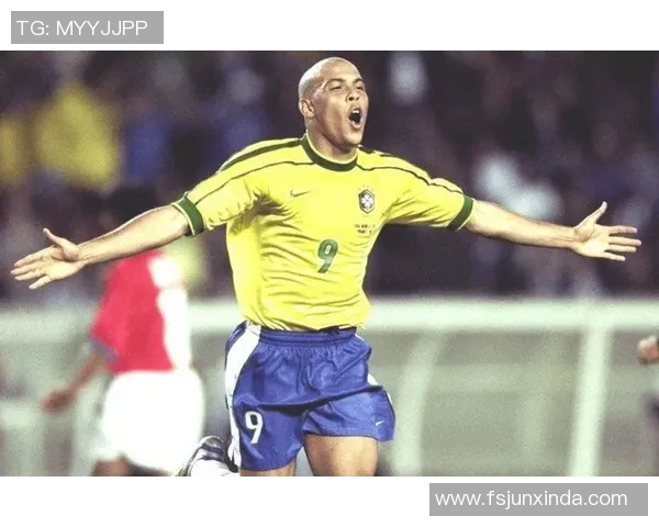 世界杯足球明星背后的故事与成就全解析