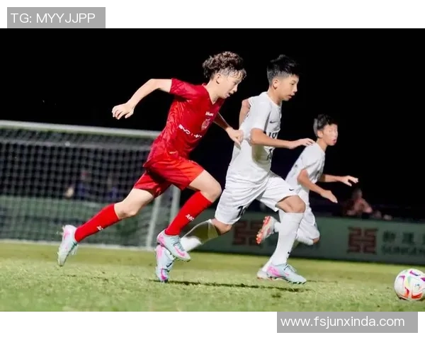 中国青训足球明星崛起之路探索他们的成长与未来发展潜力 中国青训足球明星崛起之路探索他们的成长与未来发展潜力