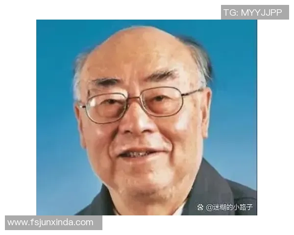 小白究竟指的是哪位足球明星背后的故事与成就分析