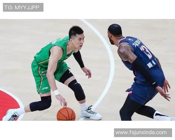 赛后分析:西安篮球队与成都篮球队的耐力较量与战术对决 赛后分析:西安篮球队与成都篮球队的耐力较量与战术对决