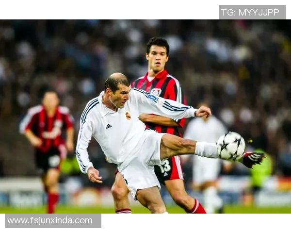 地中海足球明星的辉煌历程与传奇瞬间解析