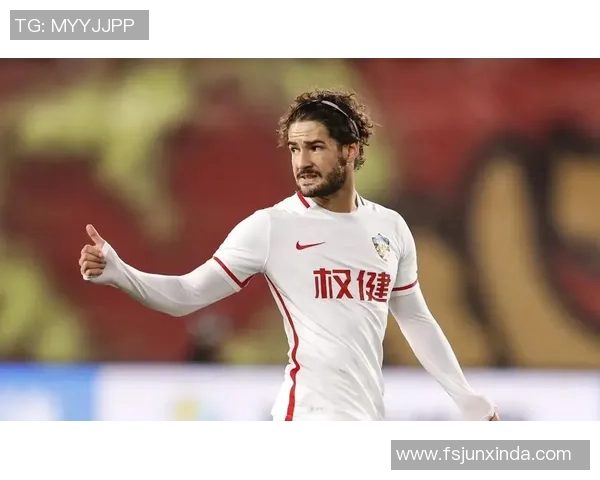 帕托足球明星的传奇历程与辉煌成就揭秘